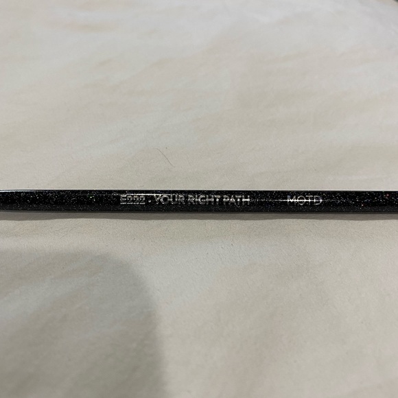 MOTD E222 - Your Right Path Pigment Makeup Brush - NEW - Picture 3 of 5
